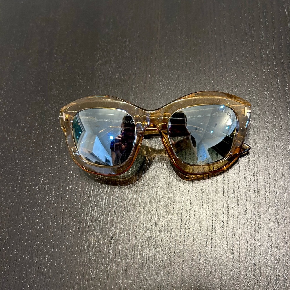 Tom Ford Square Sunglasses TF582 Julia-02 45P Transparent Champagne - Picture 2 of 12